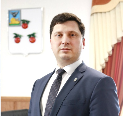 Вчера глава Корочанского района Николай Нестеров провёл прямой эфир.