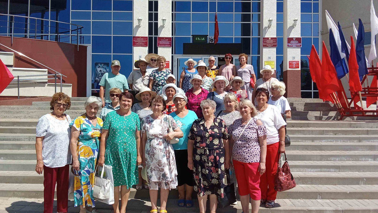 Жители Корочанского района Белгородской области отправляются в туристические поездки по своему региону. Недавно они побывали в Красногвардейском районе.
