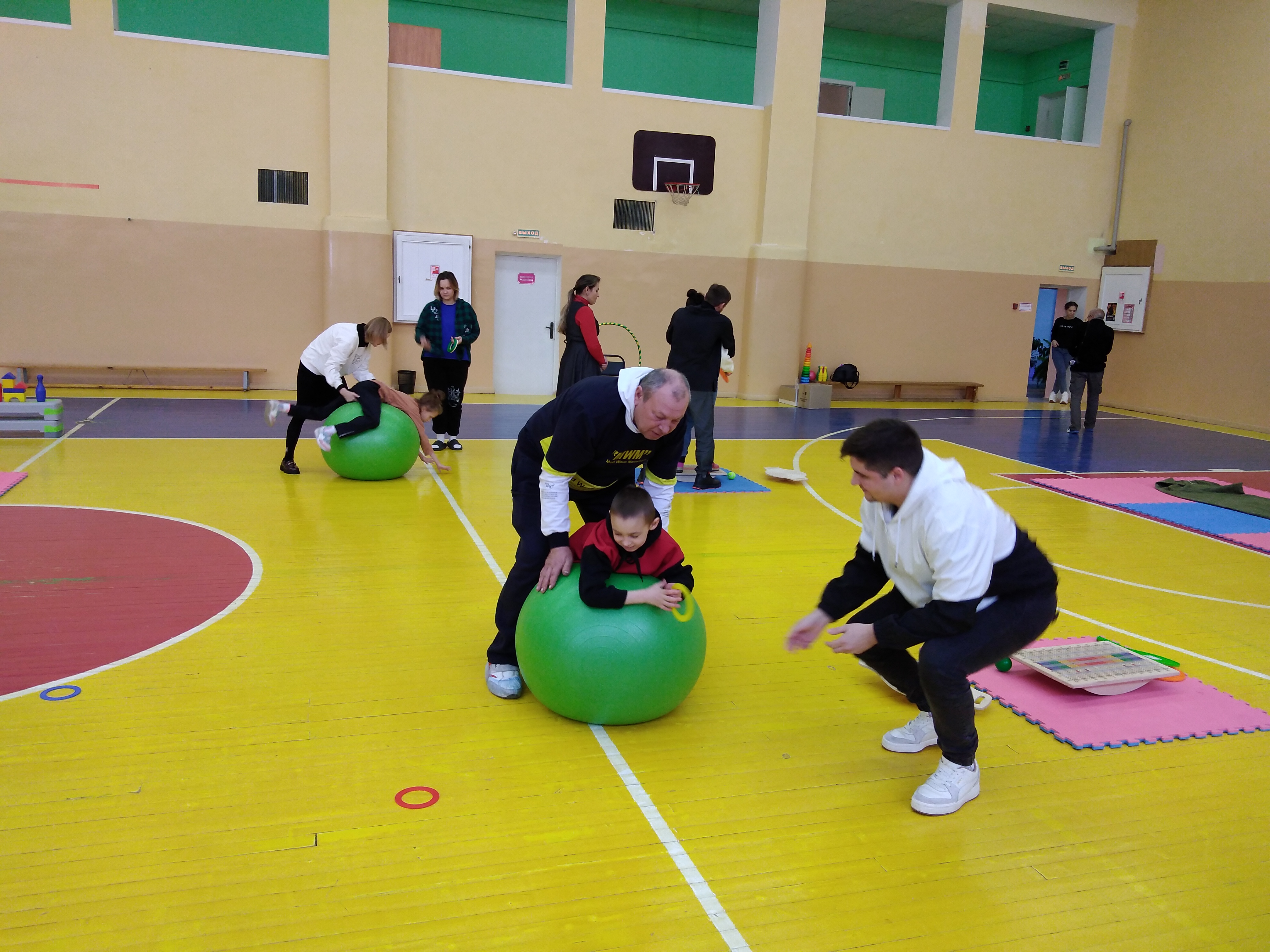 В Корочанском районе в рамках Декады инвалидов прошли спортивно-массовые мероприятия для людей  с ограниченными возможностями здоровья.