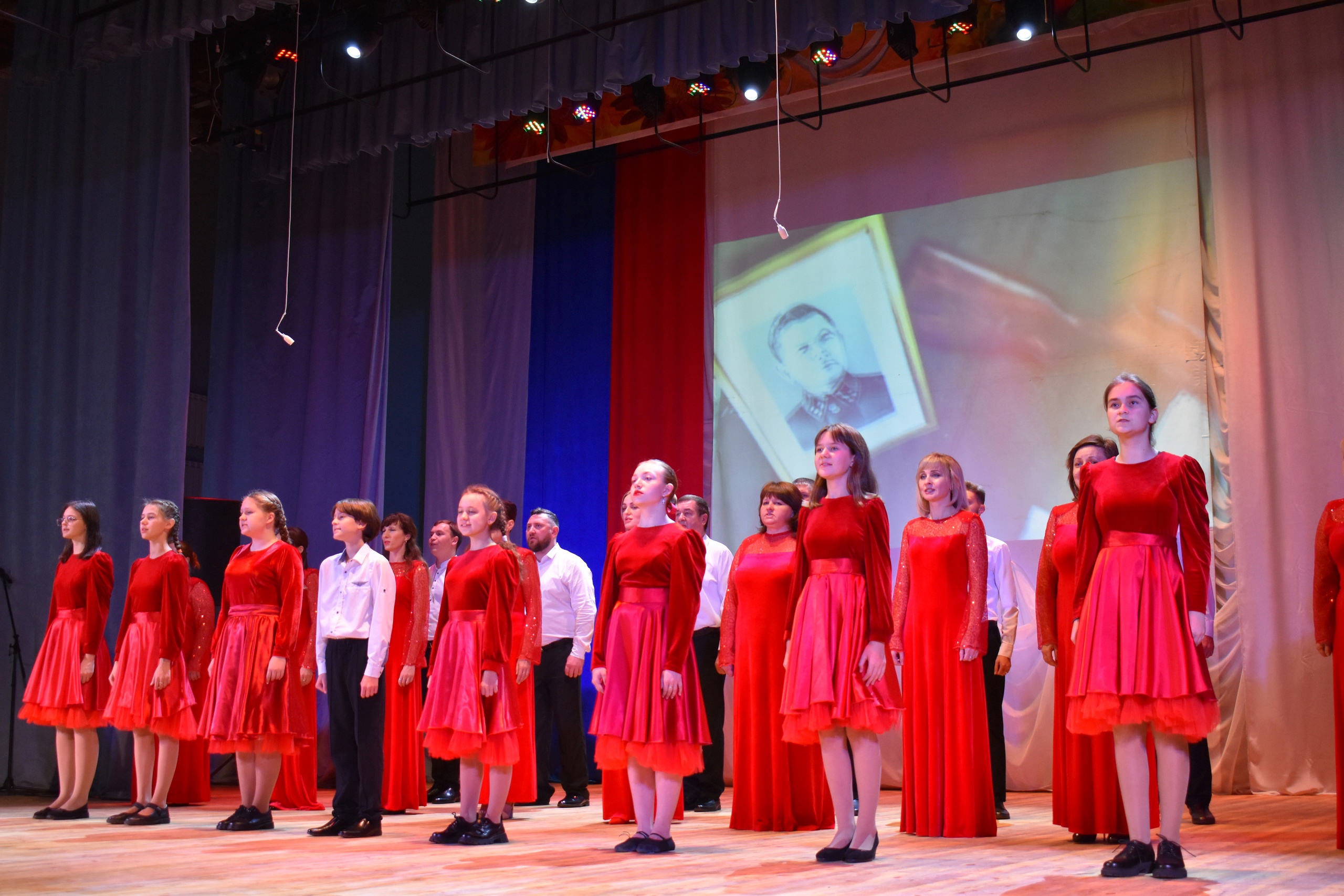В Бехтеевке прошёл концерт ко Дню народного единства.