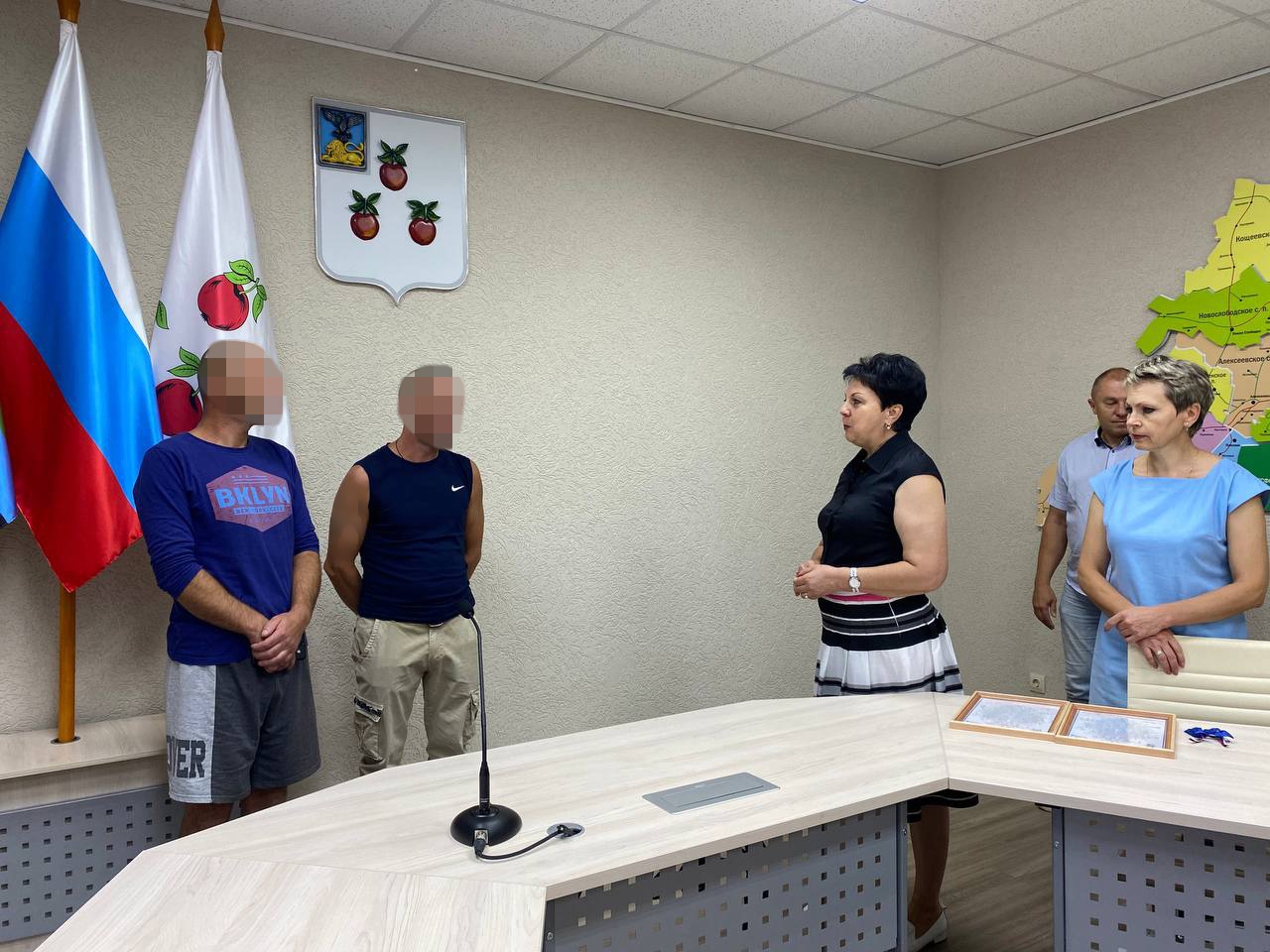 Два жителя Корочанского района заключили контракт и отправятся в зону специальной военной операции.