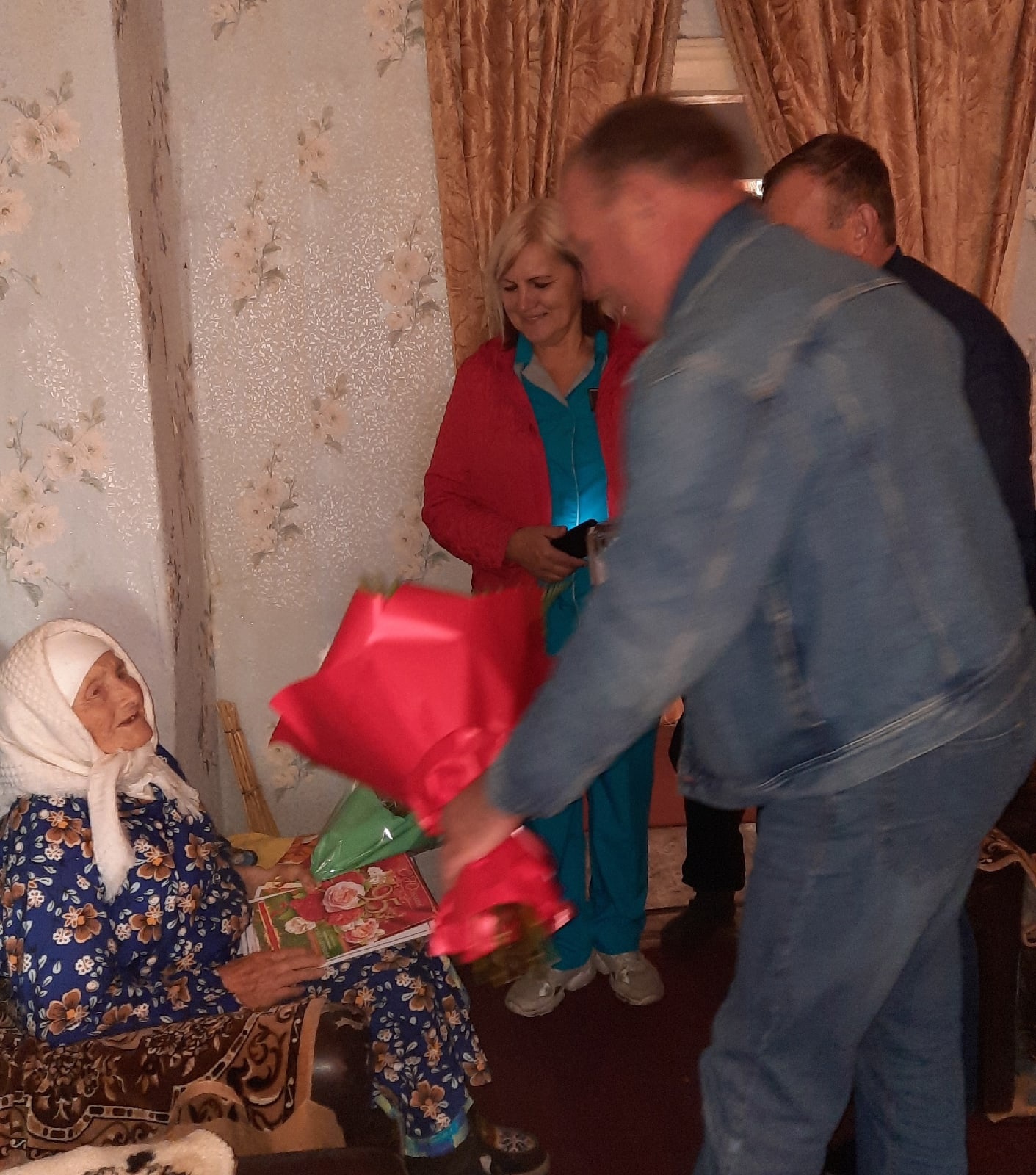 Жительница села Поповки Зайцева Мария Владимировна отметила большой юбилей – 95 лет!
