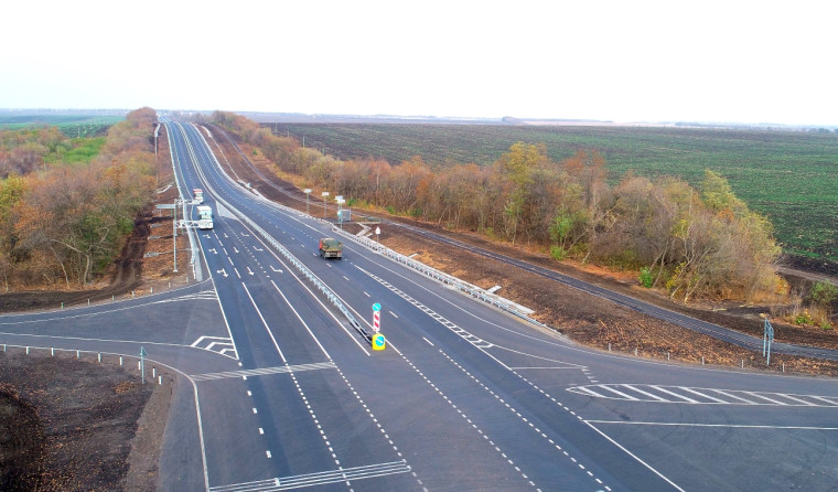63% жителей Белгородской области удовлетворены качеством и доступностью автомобильных дорог в регионе.