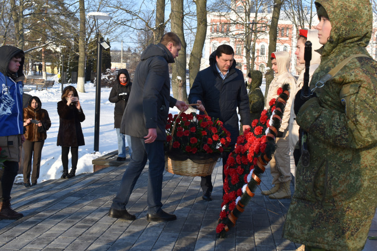 В Корочанском районе отметили 80-ю годовщину освобождения города и сёл района от немецко-фашистских захватчиков.