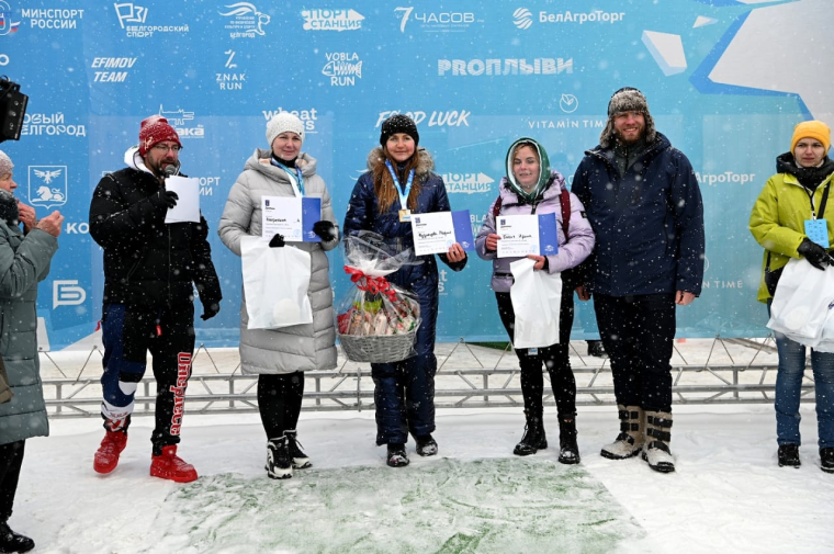Корочанская спортсменка стала призёром соревнований по зимнему плаванию .