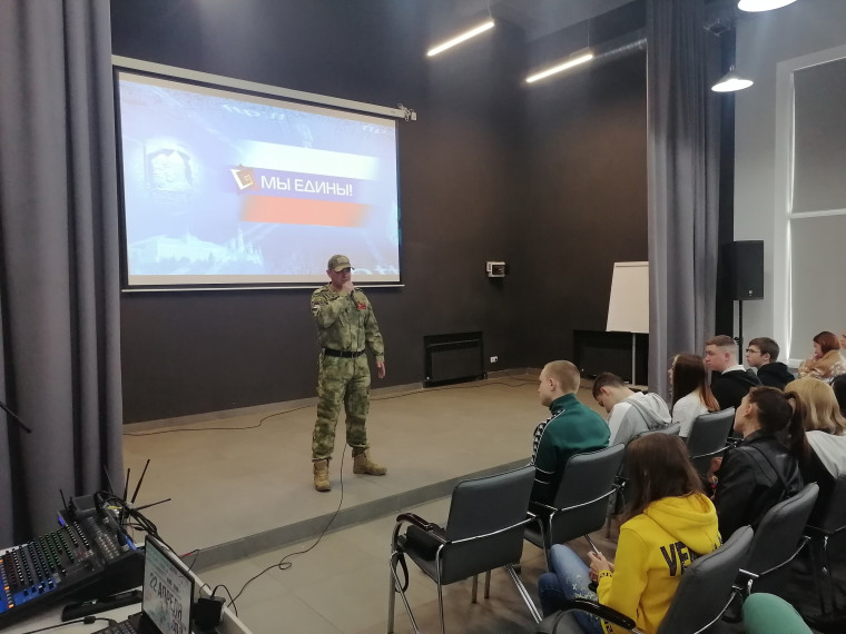 Встреча студентов с председателем межрегиональной общественной организации «Союз десантников». Встреча студентов с председателем межрегиональной общественной организации «Союз десантников».