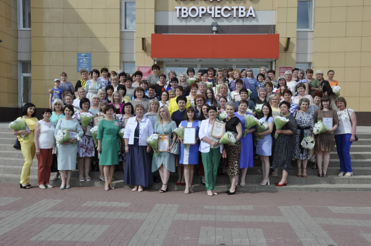 8 июня состоялось торжественное мероприятие, посвященное Дню социального работника «Профессия добра». 8 июня состоялось торжественное мероприятие, посвященное Дню социального работника «Профессия добра».
