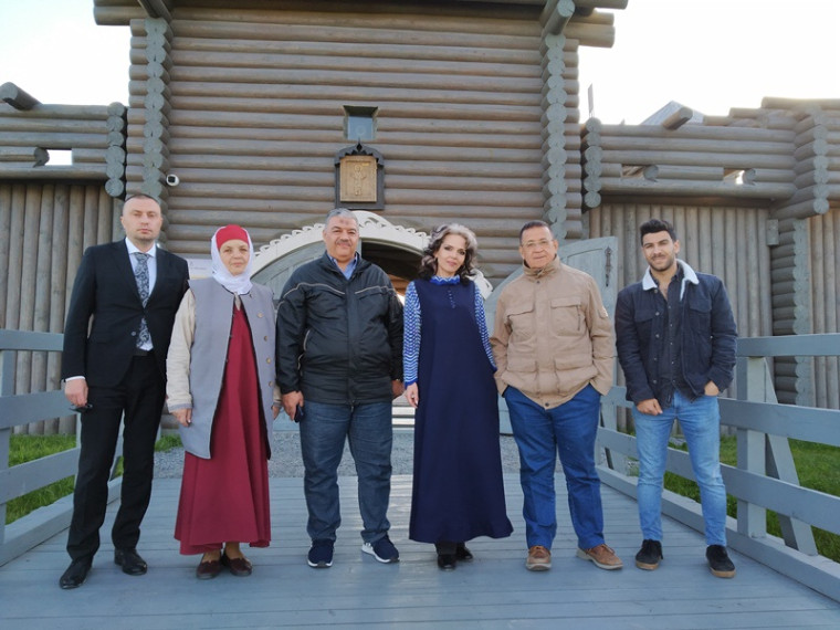Яблонов посетила делегация из Каира. Яблонов посетила делегация из Каира.