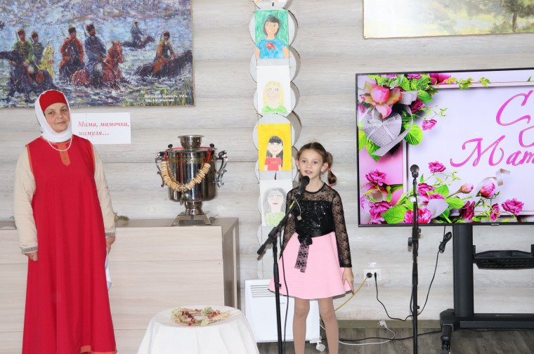 25 ноября в ГБУ «Город-крепость «Яблонов» состоялась праздничная программа «Прекрасен мир любовью материнской».