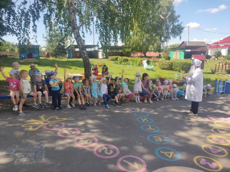 Врач– одна из самых благородных профессий. Врач– одна из самых благородных профессий.