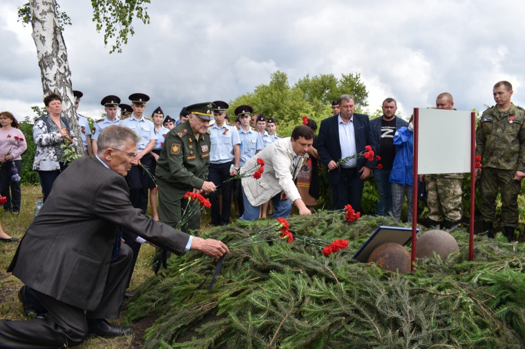 В Корочанском районе состоялось перезахоронение останков погибших воинов в годы Великой Отечественной войны.