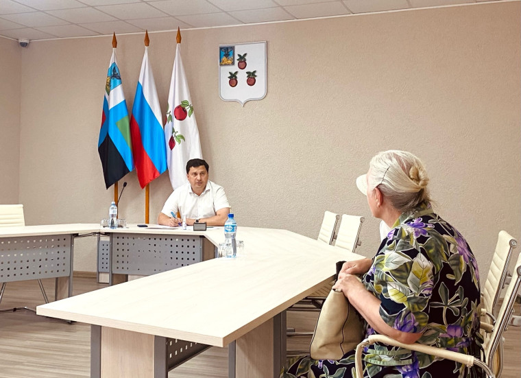 Глава администрации района провел личный прием граждан. Глава администрации района провел личный прием граждан.