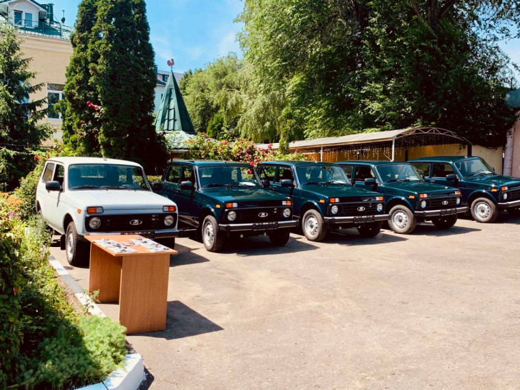 Сотрудники Корочанского лесничества получили новый автомобиль. Сотрудники Корочанского лесничества получили новый автомобиль.