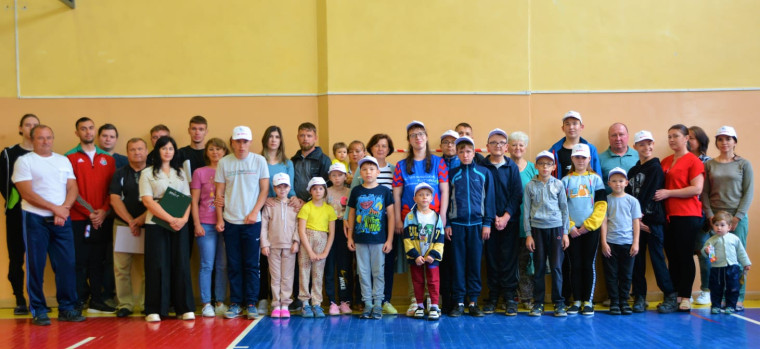 В спортивном комплексе села Бехтеевка в рамках районного проекта «Вовлечение людей с инвалидностью в занятия физической культуры и спортом на территории Корочанского района» состоялся первый этап Фестиваля «Мы вместе!» спортивное мероприятие «Мы равны!». В спортивном комплексе села Бехтеевка в рамках районного проекта «Вовлечение людей с инвалидностью в занятия физической культуры и спортом на территории Корочанского района» состоялся первый этап Фестиваля «Мы вместе!» спортивное мероприятие «Мы равны!».