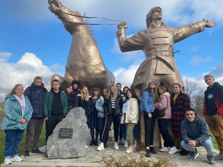 Студенты Корочанского техникума посетили музей первой конной армии в Великомихайловке в рамках реализации проекта «Пушкинская карта».
