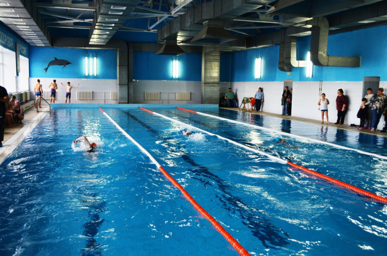 В спорткомплексе села Бехтеевка прошли соревнования по плаванию.