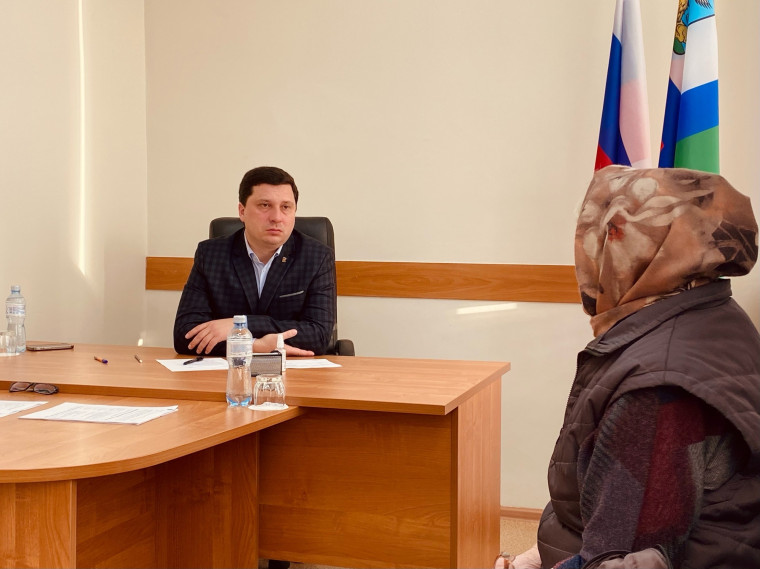 Николай Нестеров провёл приём граждан в администрации района.