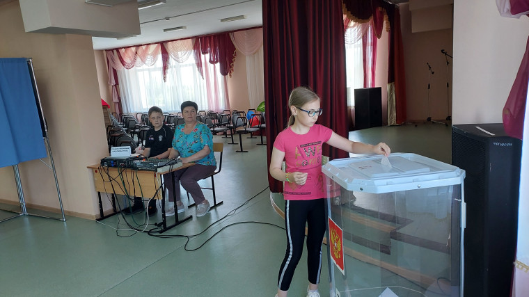 6 июня 2022 года, в единый день голосования, в пришкольных оздоровительных лагерях Корочанского района прошли выборы президентов лагерной смены.