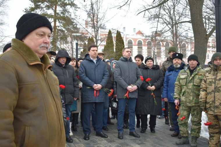 15 февраля состоялась патриотическая акция в городском парке.