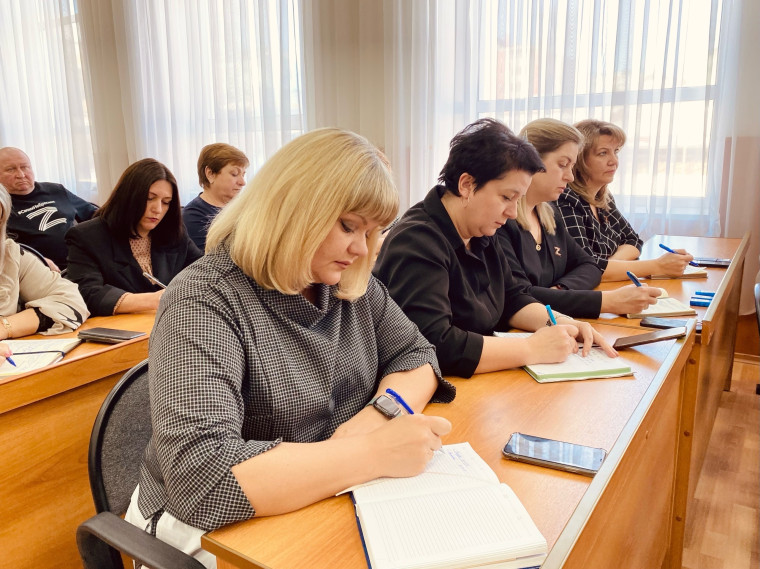 Глава администрации района Николай Нестеров провёл традиционное рабочее совещание в начале недели.