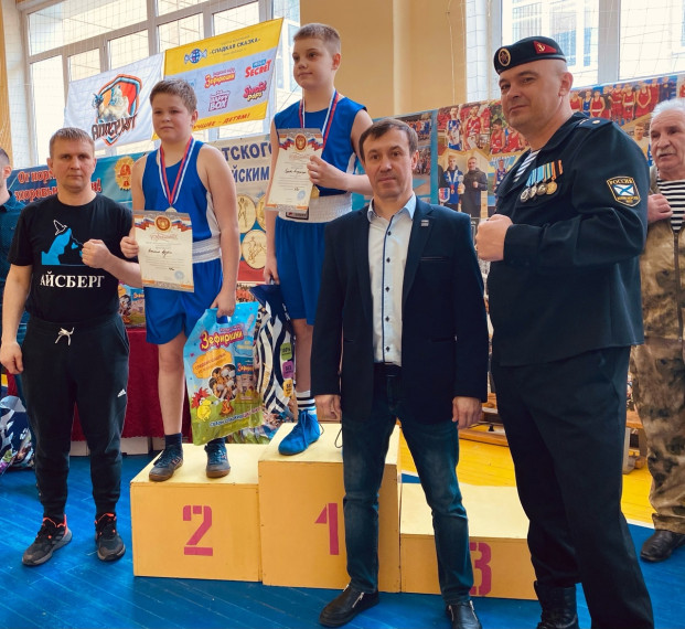 В минувшие выходные в Корочанском районе состоялись масштабные соревнования по боксу в поддержку специальной военной операции.