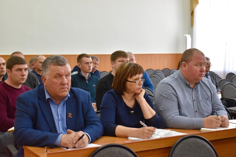 Глава администрации района Николай Нестеров провёл еженедельное рабочее совещание.