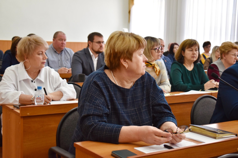 Глава администрации района Николай Нестеров провёл еженедельное рабочее совещание.