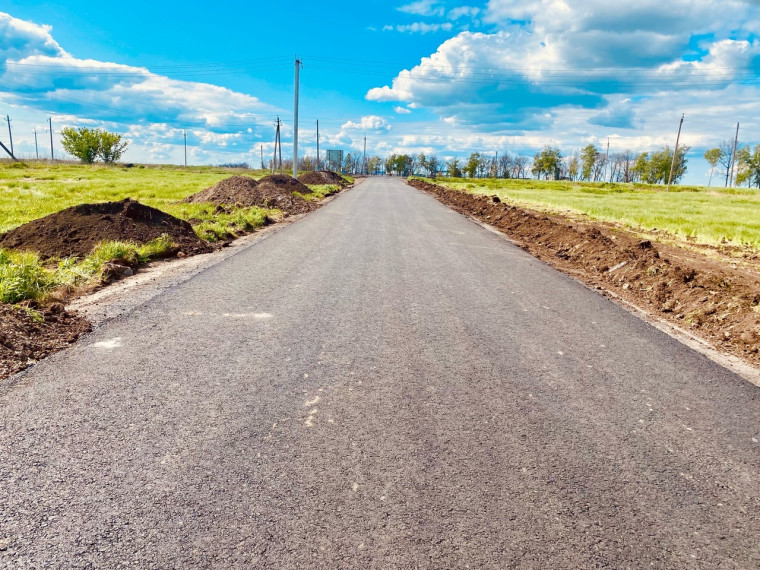 В Корочанском районе в селах Короткое и Яблоново  ремонтируются дороги.