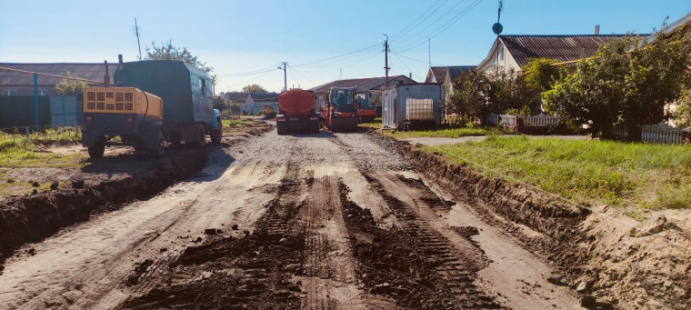 В Корочанском районе досрочно начали ремонт 8 участков дорог.