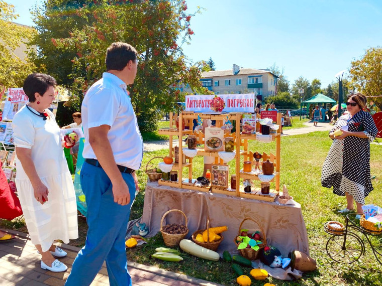 В Корочанском районе прошёл фестиваль-ярмарка «Яблочный Спас».