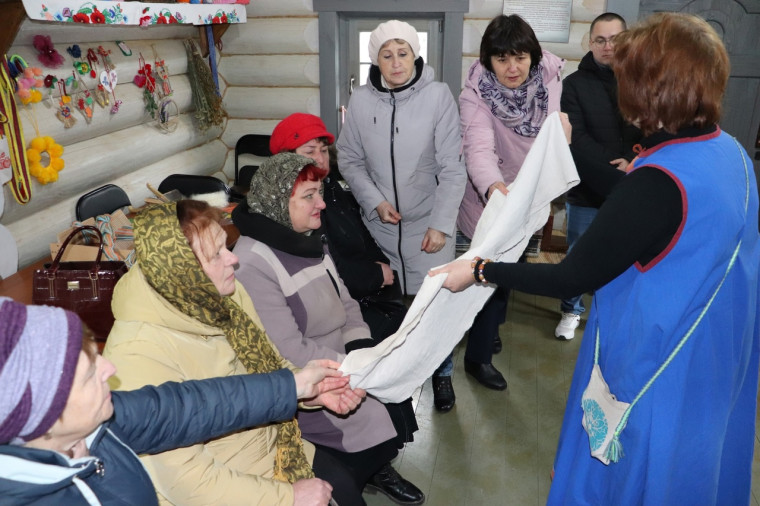 18 ноября в городе-крепости «Яблонов» прошла познавательная программа «Как рубаха в поле выросла».