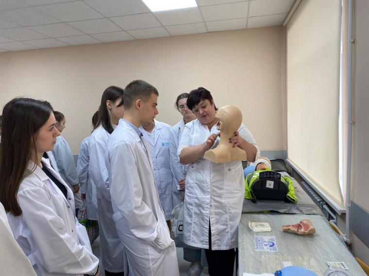 В Корочанском районе учащиеся медицинского класса  на практике получают новые знания.