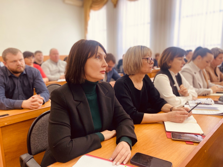 Глава муниципалитета Николай Нестеров провёл еженедельное оперативное совещание.