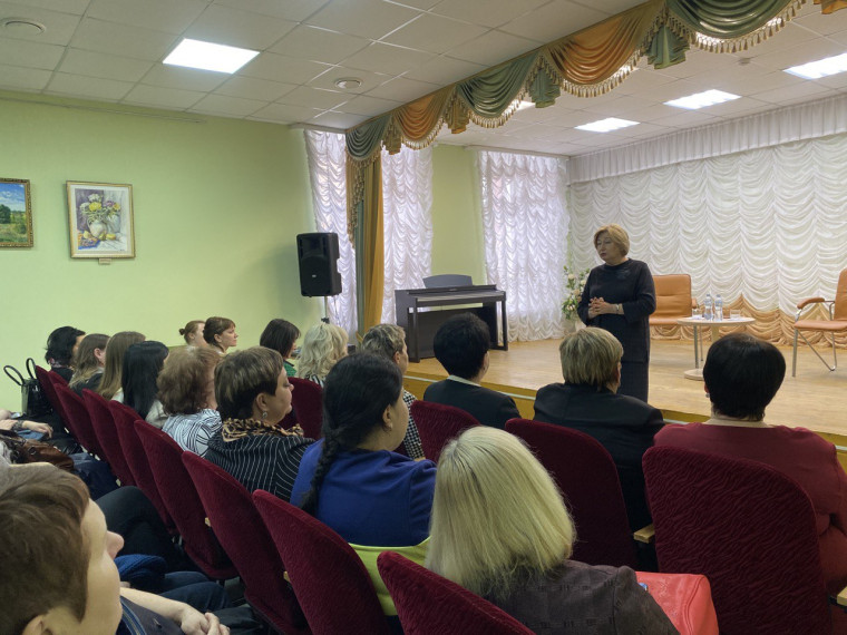 С рабочим визитом Корочанский район посетила Надежда Петровна Рожкова, директор Белгородской государственной универсальной научной библиотеки.