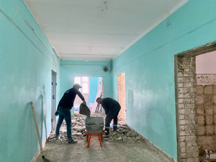 В Корочанской школе имени Д.К. Кромского полным ходом идёт капитальный ремонт.