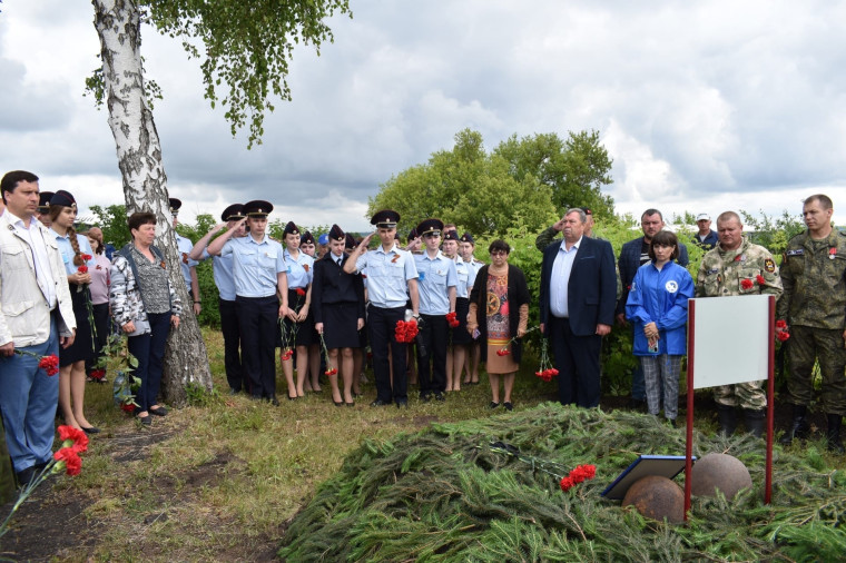 В Корочанском районе состоялось перезахоронение останков погибших воинов в годы Великой Отечественной войны.