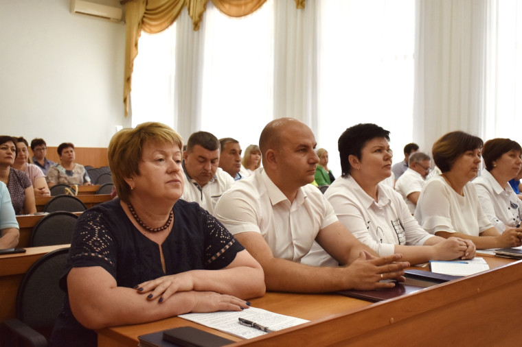 Сегодня состоялось сорок шестое заседание Муниципального совета Корочанского района.