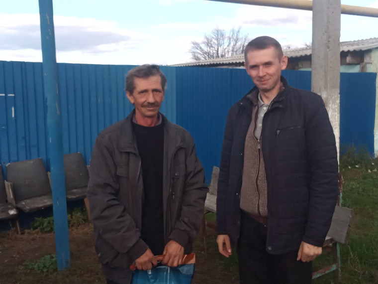 Специалисты Корочанского районного Дома культуры и сельских поселений поздравили жителей с Днем отца.