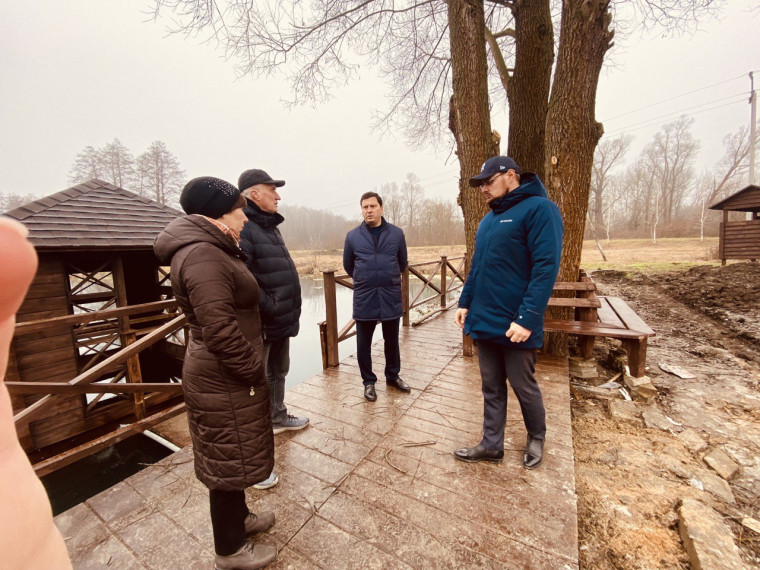 Глава администрации Корочанского района совершил рабочую поездку по объектам строительства и благоустройства.