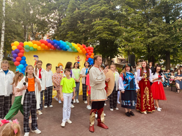 В парке имени Ленина в Короче прошёл праздник в День защиты детей.