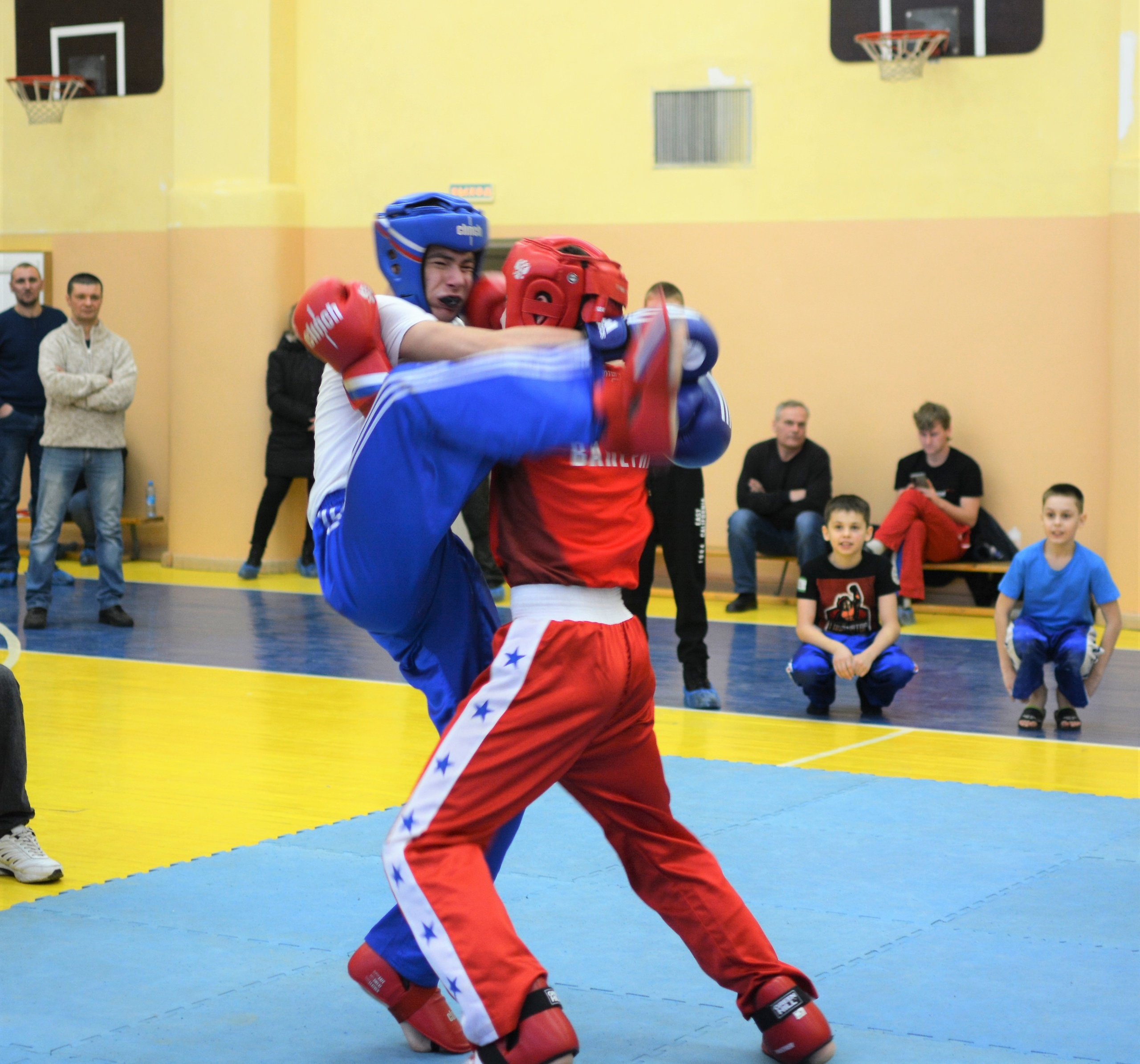 На территории спортивного комплекса с. Бехтеевка прошёл Чемпионат и  Первенство Белгородской области по кикбоксингу в дисциплинах лоу-кик и  лайт-контакт | 31.01.2023 | Короча - БезФормата